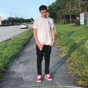 Meet your Posher, Alvaro